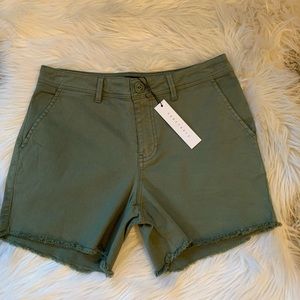 Hem shorts